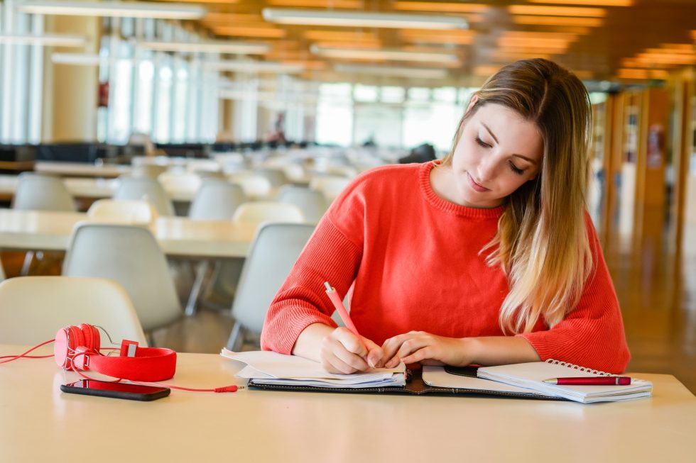 The Ultimate Guide to Writing an Effective Admission Essay